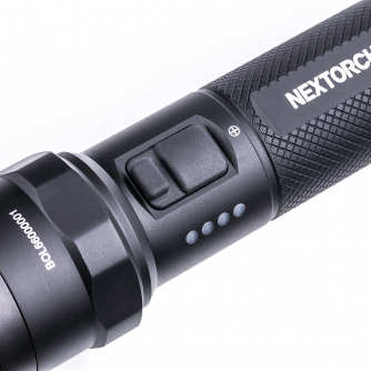 Nextorch P83 LED-Taschenlampe mit 360° Warnlicht-Funktion + Notfall-Glasbrecher