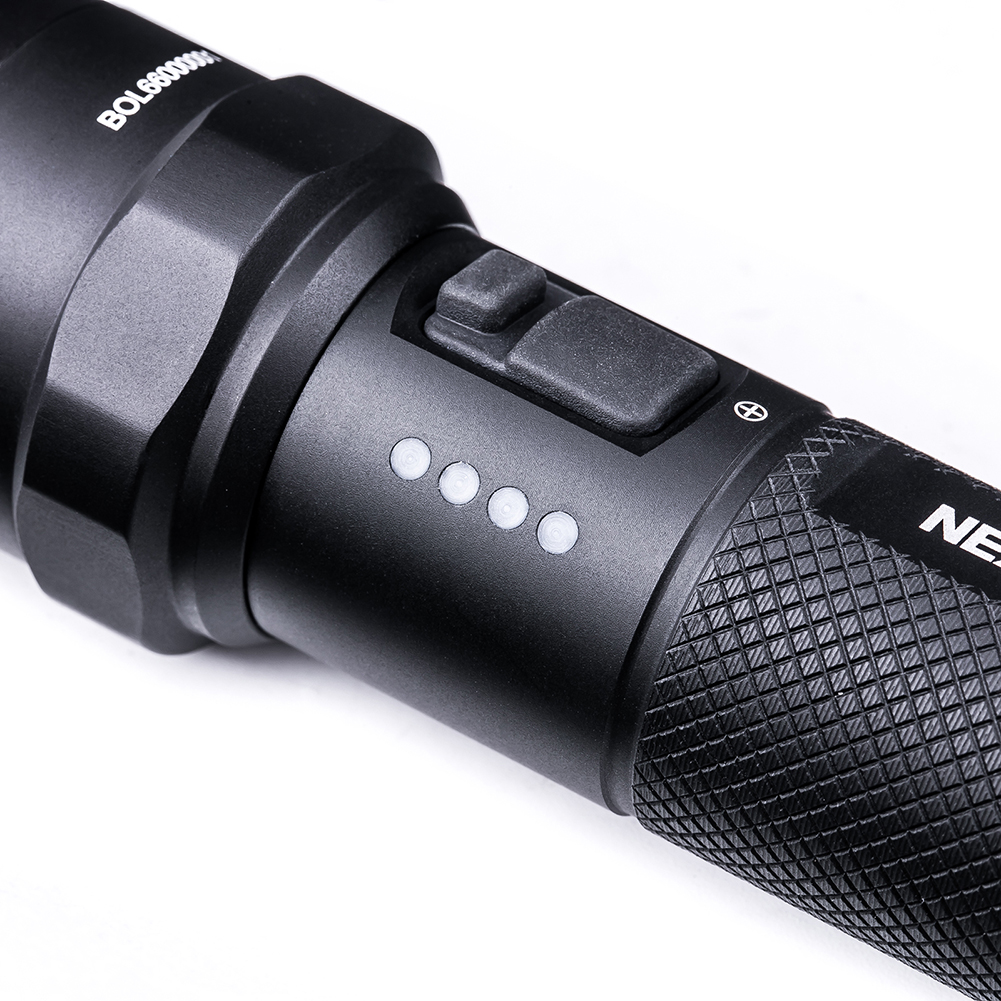 Nextorch P83 LED-Taschenlampe mit 360° Warnlicht-Funktion
